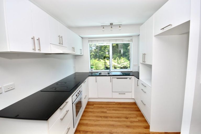 Photo of property in 2/130 Spinella Drive, Bayview, Auckland, 0629