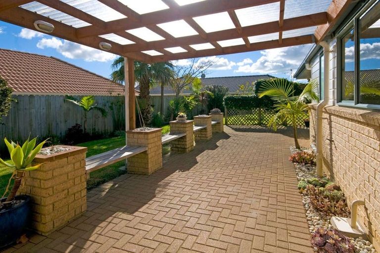 Photo of property in 4 Tolben Place, Golflands, Auckland, 2013