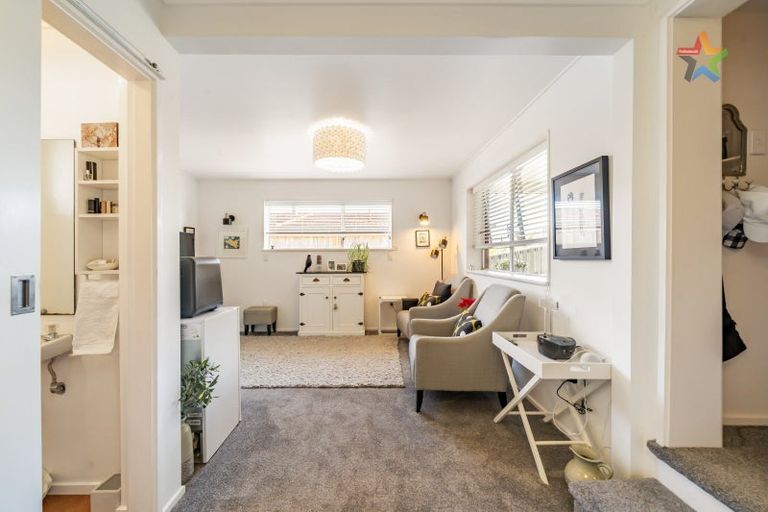 Photo of property in 8 Summit Road, Fairfield, Lower Hutt, 5011