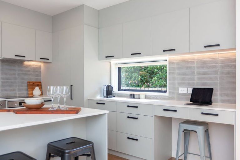 Photo of property in 77 Amohia Street, Paraparaumu, 5032