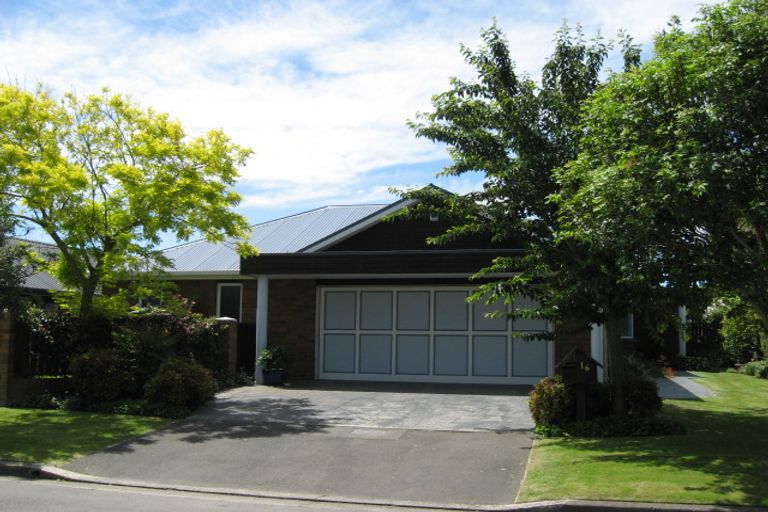 Photo of property in 16 Althorp Place, Avonhead, Christchurch, 8042