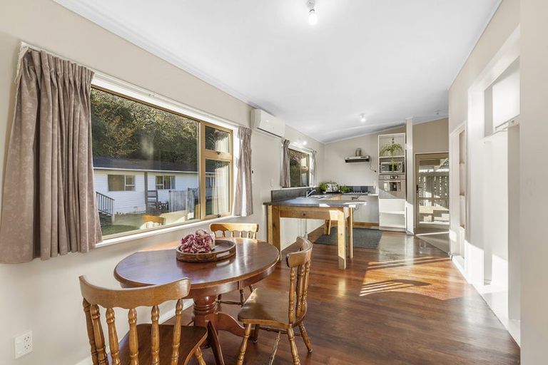 Photo of property in 21a Mahoe Street, Tawa, Wellington, 5028