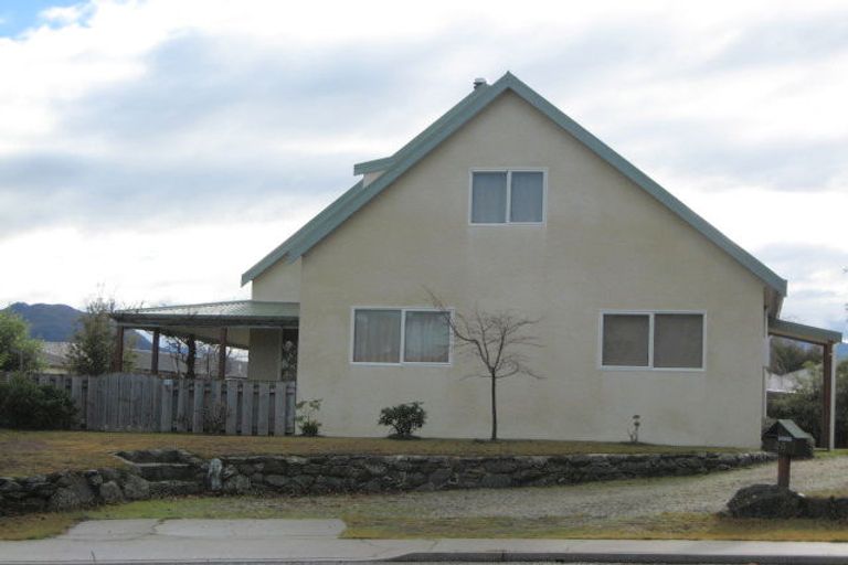 Photo of property in 26 Aeolus Place, Wanaka, 9305