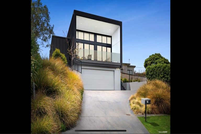 Photo of property in 17 Ardern Avenue, Stanmore Bay, Whangaparaoa, 0932