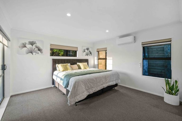 Photo of property in 18 Keri Vista Rise, Papakura, 2110