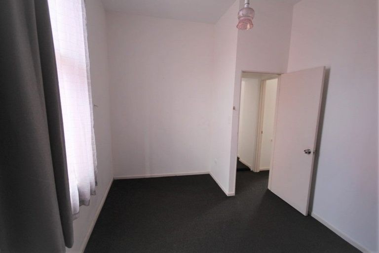 Photo of property in 4a Sullivan Avenue, Mangere Bridge, Auckland, 2022