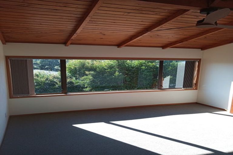 Photo of property in 55 Onewa Road, Northcote, Auckland, 0627