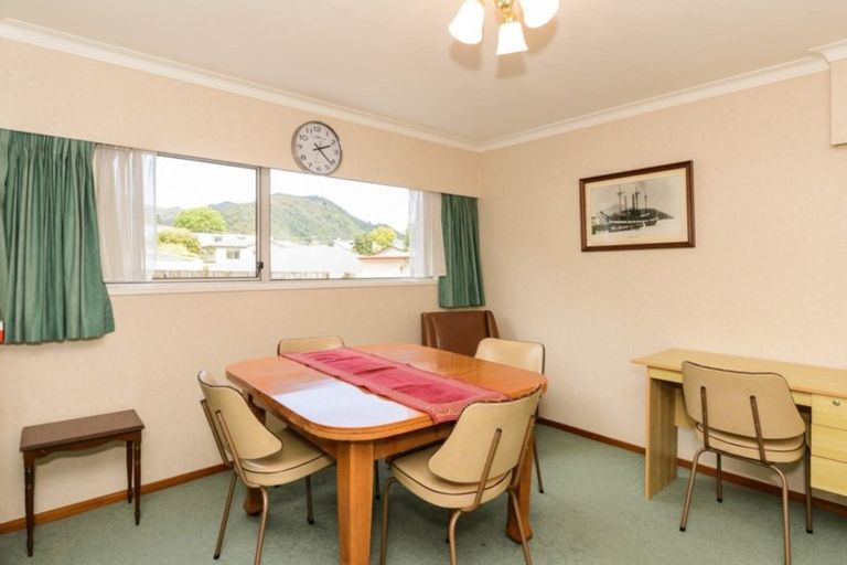 Photo of property in 3c Taranaki Street, Picton, 7220