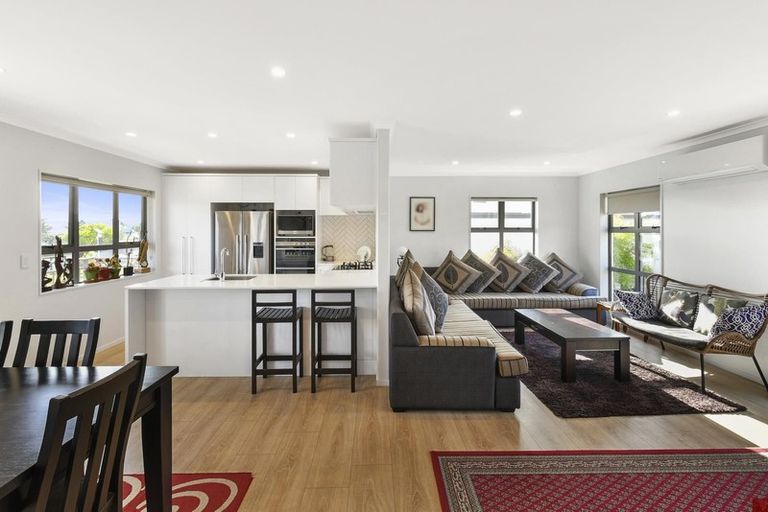 Photo of property in 77 Calluna Crescent, Totara Heights, Auckland, 2105