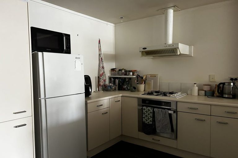 Photo of property in Grosvenor Cl, 19/6 Brown Street, Mount Cook, Wellington, 6021