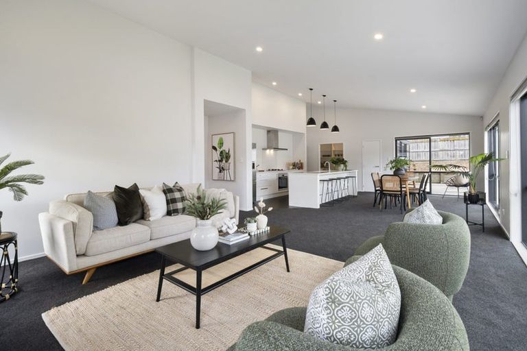 Photo of property in 11 Coutts Way, Fitzherbert, Palmerston North, 4410