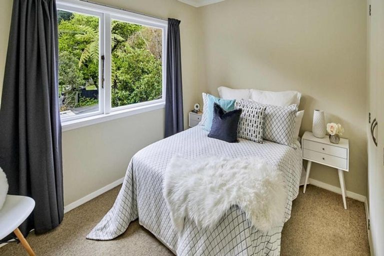 Photo of property in 24 Elmslie Road, Pinehaven, Upper Hutt, 5019