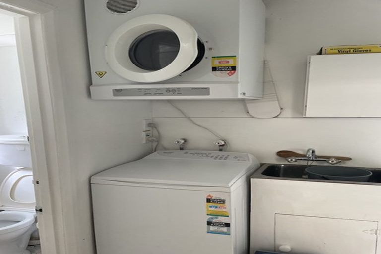 Photo of property in 129 Glenmore Street, Kelburn, Wellington, 6012