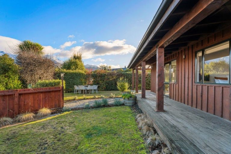 Photo of property in 5 Trevathan Lane, Wanaka, 9305