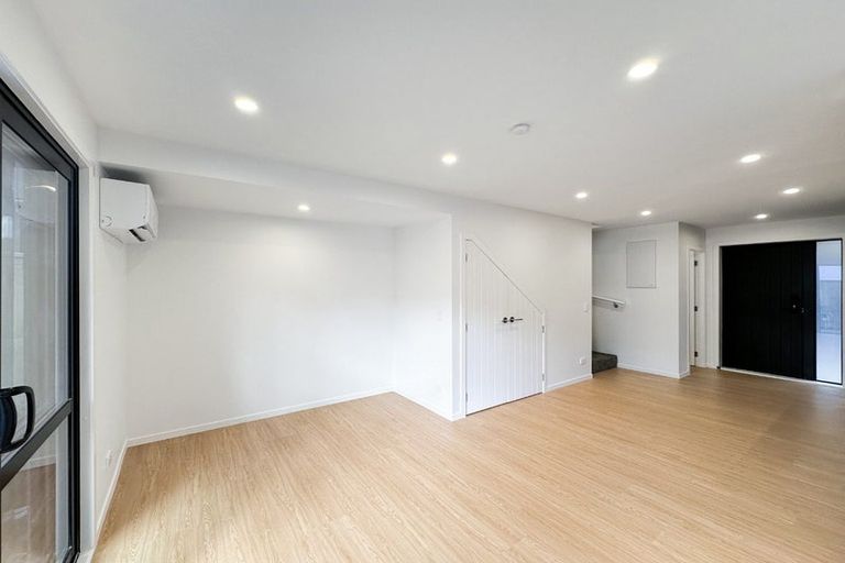 Photo of property in 4/6 Victoria Street, Ebdentown, Upper Hutt, 5018