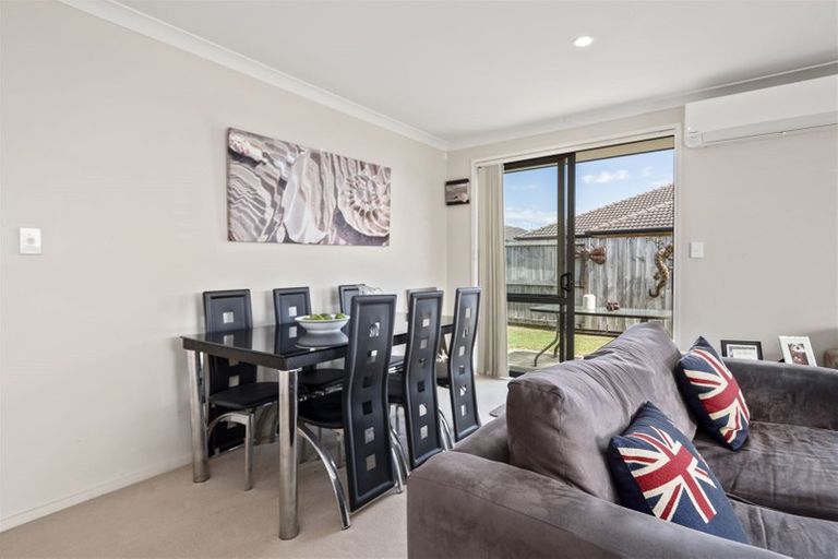 Photo of property in 10 Blossom Grove, Papamoa Beach, Papamoa, 3118