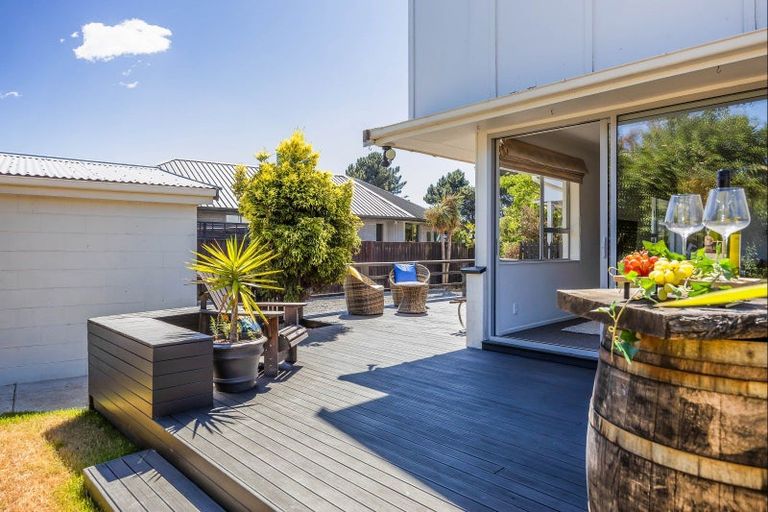 Photo of property in 209 Queenspark Drive, Parklands, Christchurch, 8083