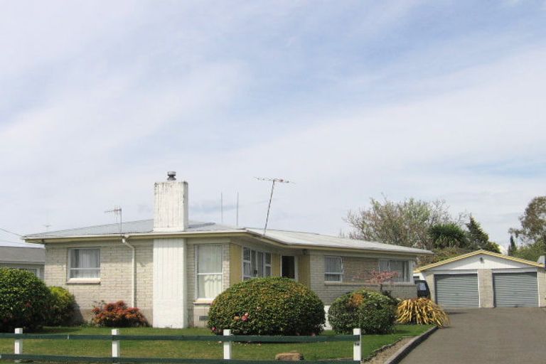 Photo of property in 14 Fenruss Street, Fairy Springs, Rotorua, 3015