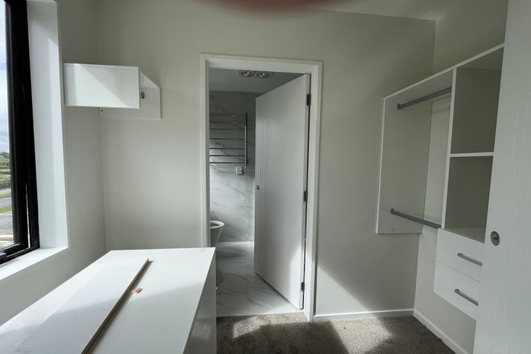 Photo of property in 1 Whawhaki Lane, Kumeu, 0810