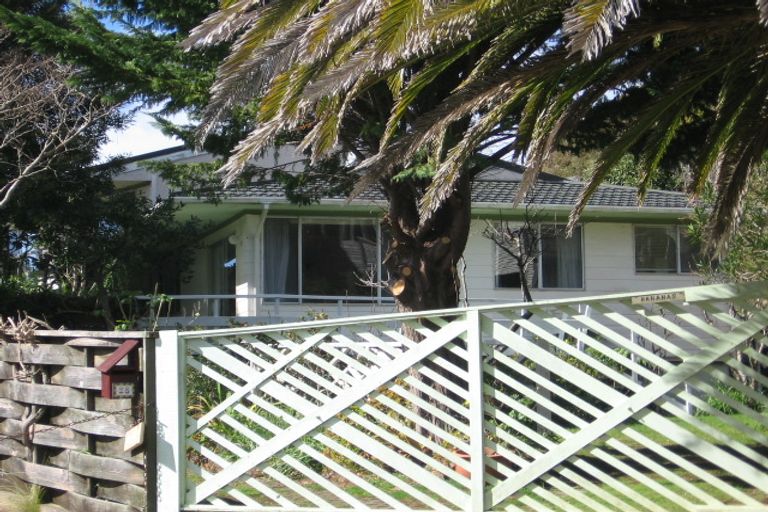 Photo of property in 30 Rewa Place, Russell, 0202