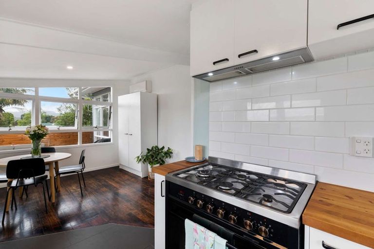 Photo of property in 19 Rautawhiri Road, Helensville, 0800