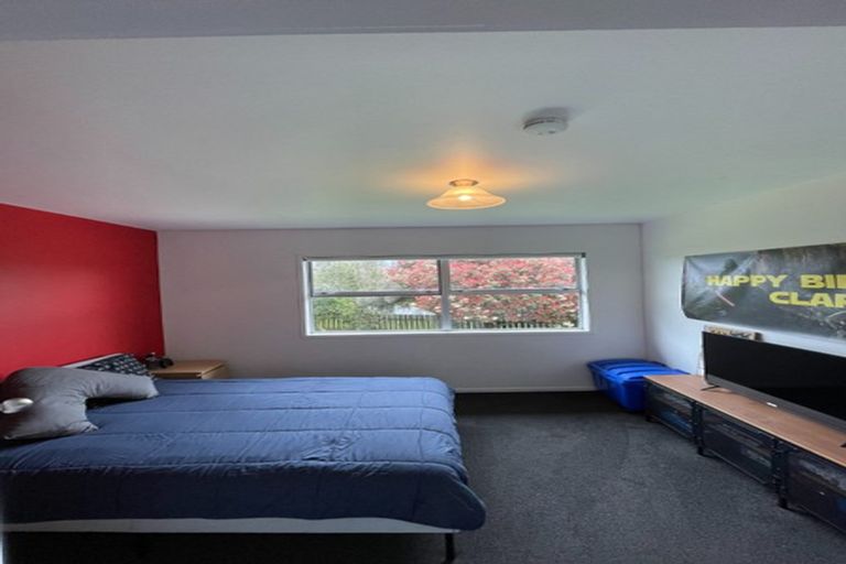 Photo of property in 1 Oxford Street, Tirau, 3410