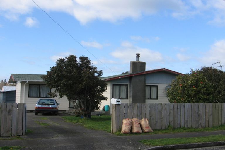 Photo of property in 3 Farrier Grove, Featherston, 5710