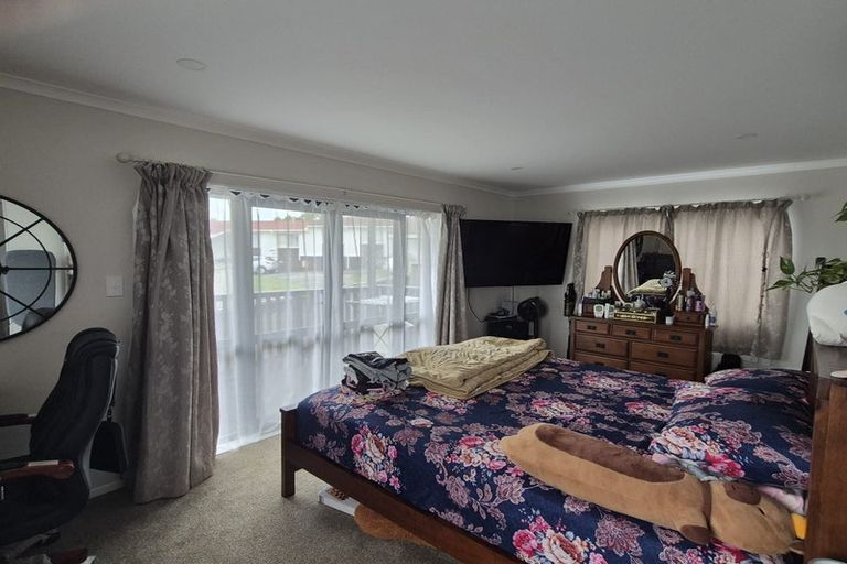 Photo of property in 50 Archmillen Avenue, Pakuranga Heights, Auckland, 2010