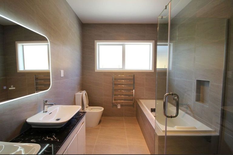 Photo of property in 31 Johns Creek Crescent, Silverdale, 0932