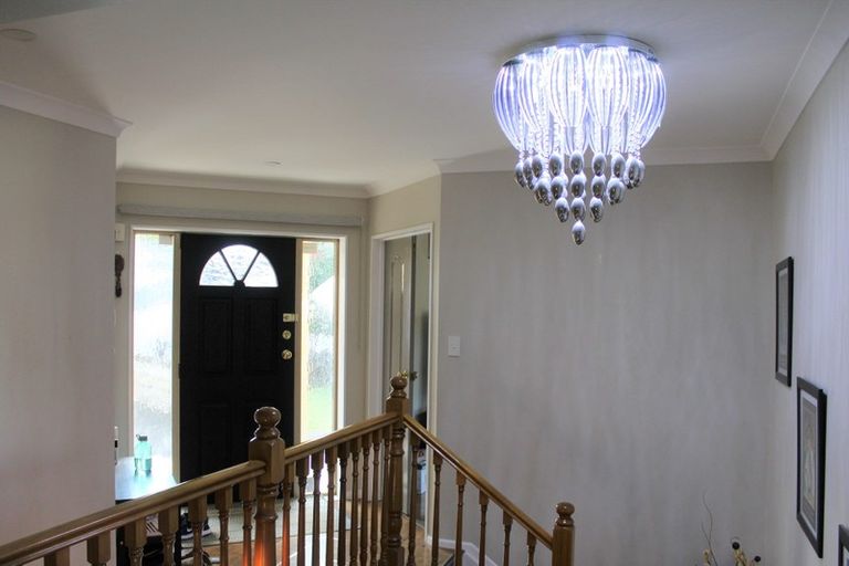 Photo of property in 15 Chieftain Rise, Goodwood Heights, Auckland, 2105