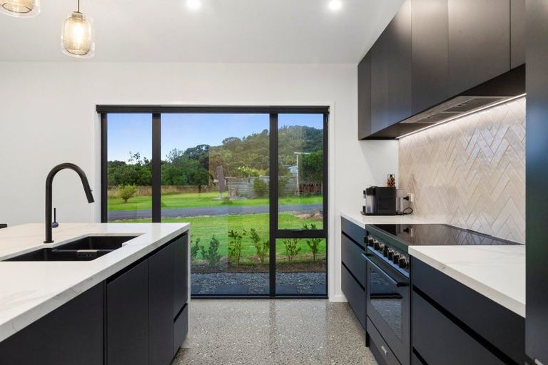 Photo of property in 2 Waiari Way, Kuaotunu West, Whitianga, 3592