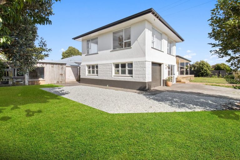 Photo of property in 1 Galt Street, Hawera, 4610