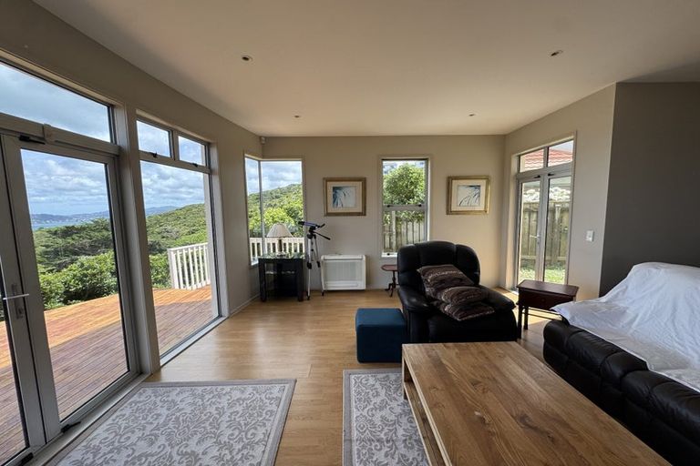 Photo of property in 14 Forbes Lane, Newlands, Wellington, 6037