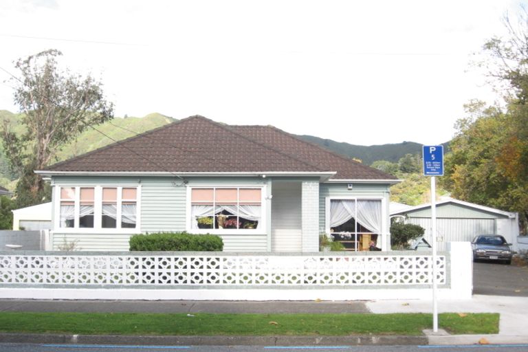 Photo of property in 21 Wheatley Street, Naenae, Lower Hutt, 5011