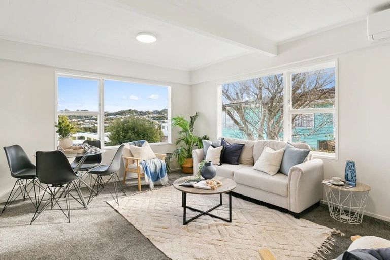 Photo of property in 49 Cypress Drive, Maungaraki, Lower Hutt, 5010