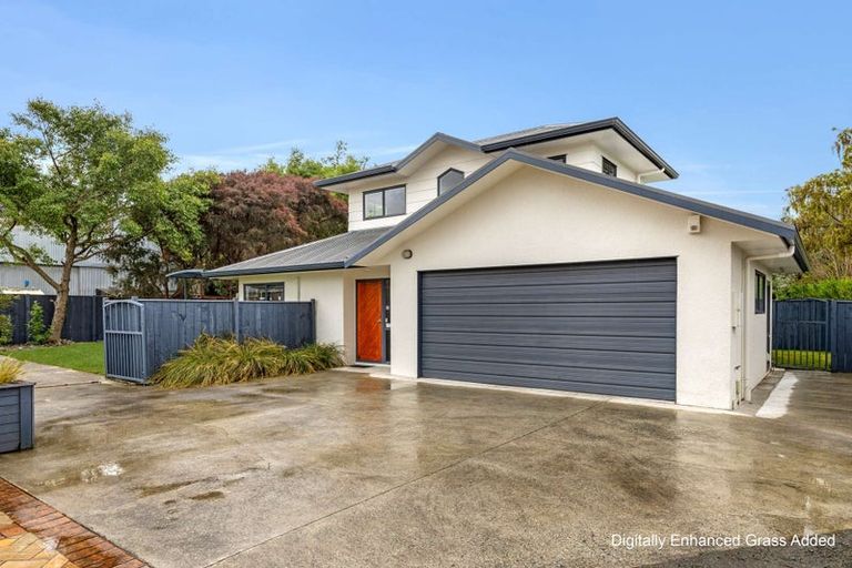 Photo of property in 17 Woburn Place, Takaro, Palmerston North, 4412