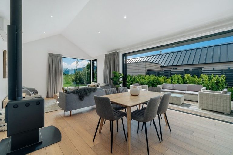 Photo of property in 8 Kokako Lane, Jacks Point, Queenstown, 9371