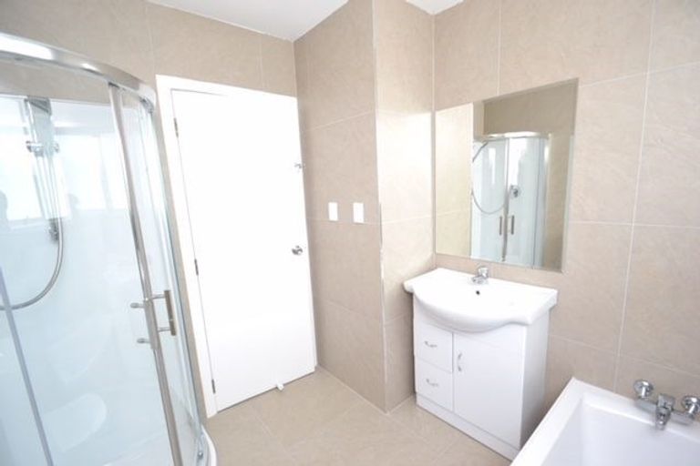 Photo of property in 17 Sabot Place, Massey, Auckland, 0614