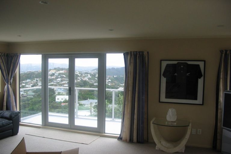 Photo of property in 4 Lyons Crescent, Strathmore Park, Wellington, 6022