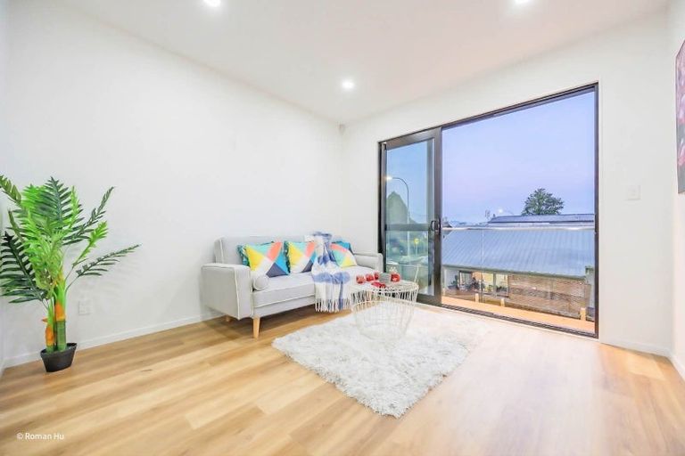 Photo of property in 1b Edwards Avenue, Henderson, Auckland, 0610