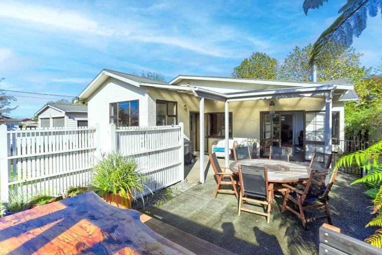Photo of property in 6 Parkes Avenue, Saint Johns Hill, Whanganui, 4501