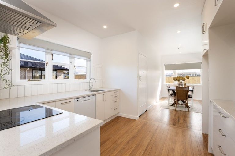 Photo of property in 5 Toutouwai Lane, Inglewood, 4330