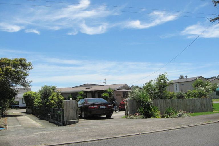 Photo of property in Wharf Road, Clarks Beach, 2679