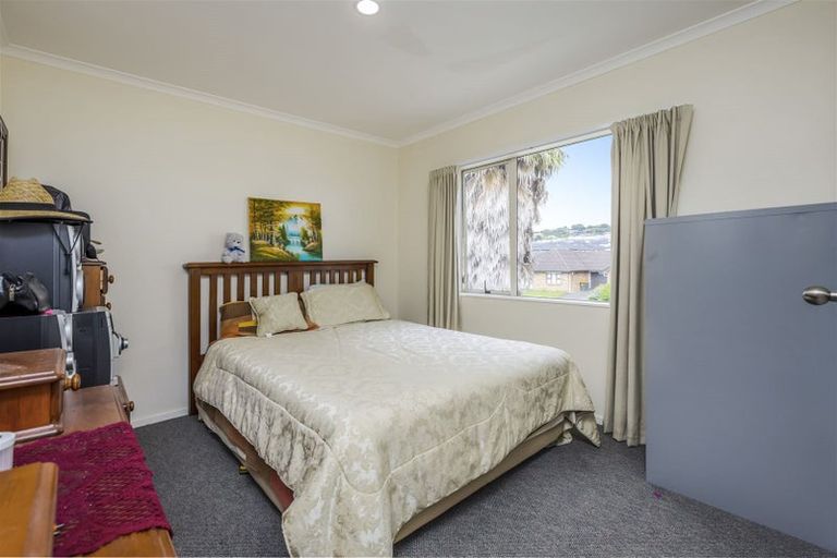 Photo of property in 2 Dunaff Place, Flat Bush, Auckland, 2019