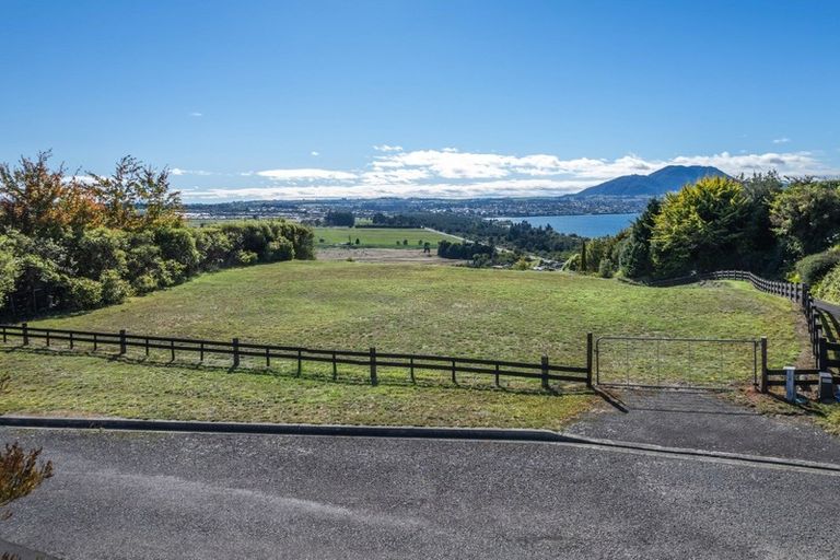 Photo of property in 2/110 Acacia Heights Drive, Acacia Bay, Taupo, 3385