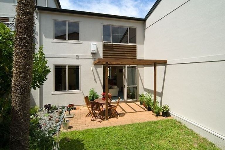Photo of property in 1/6 Nimstedt Avenue, Oteha, Auckland, 0632