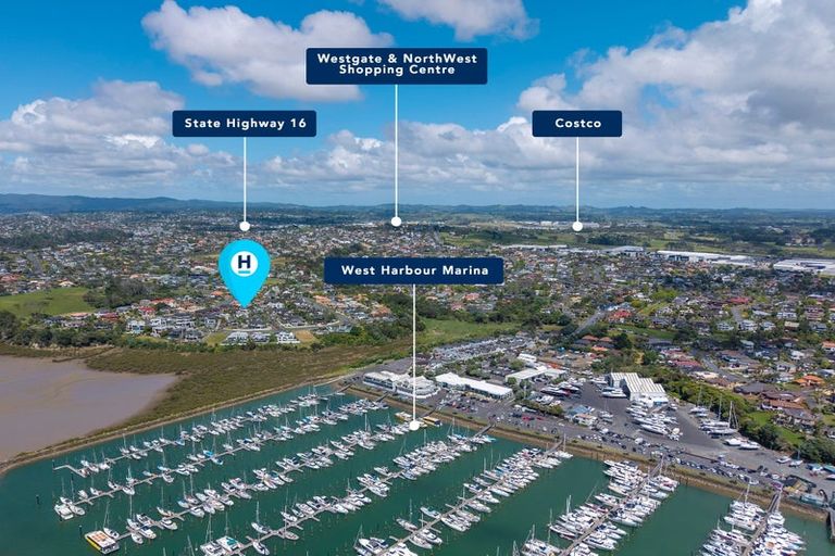 Photo of property in 8b Lupetti Rise, West Harbour, Auckland, 0618