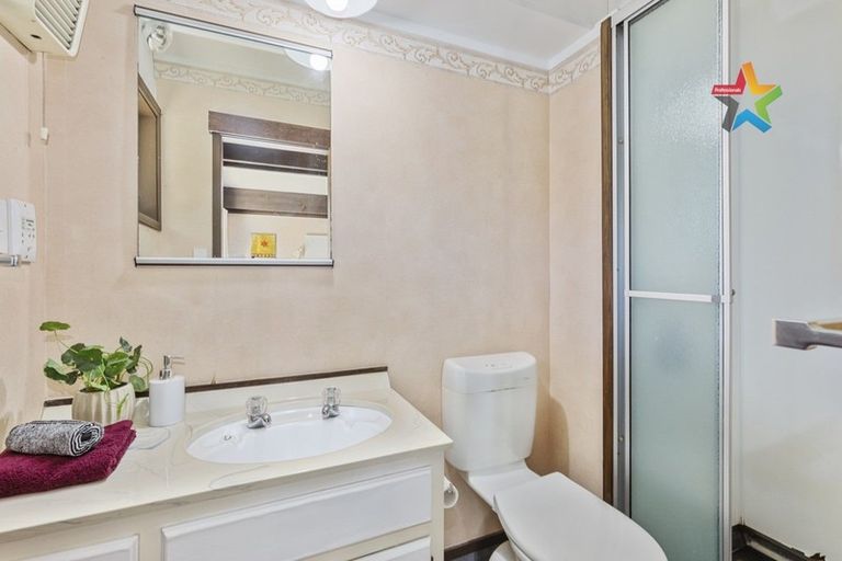 Photo of property in 25 City View Grove, Harbour View, Lower Hutt, 5010