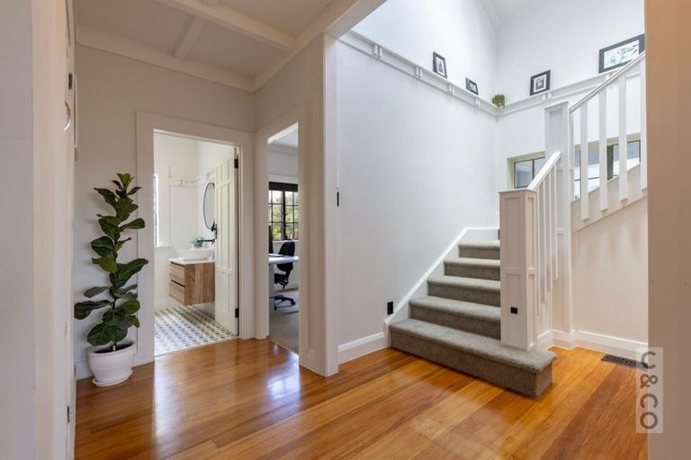 Photo of property in 855 State Highway 16, Waimauku, 0812