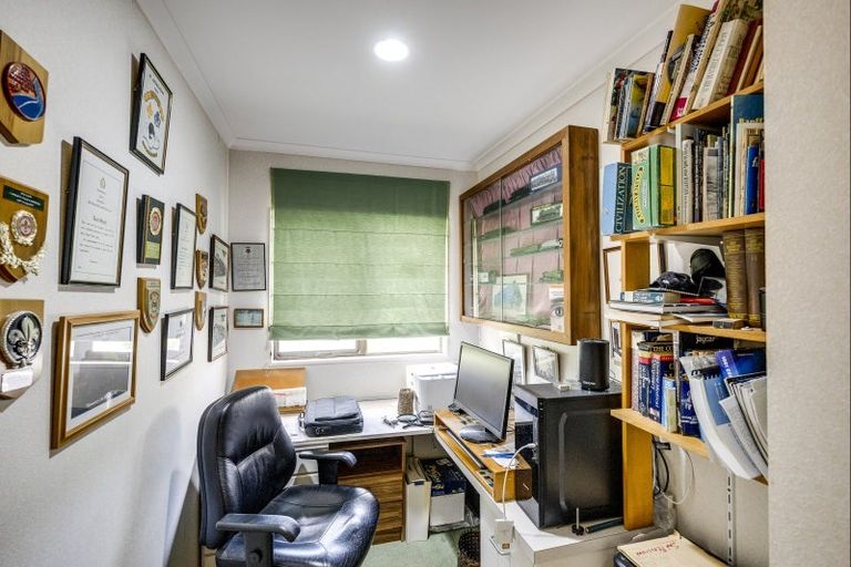 Photo of property in 21 Stafford Street, Clive, 4102